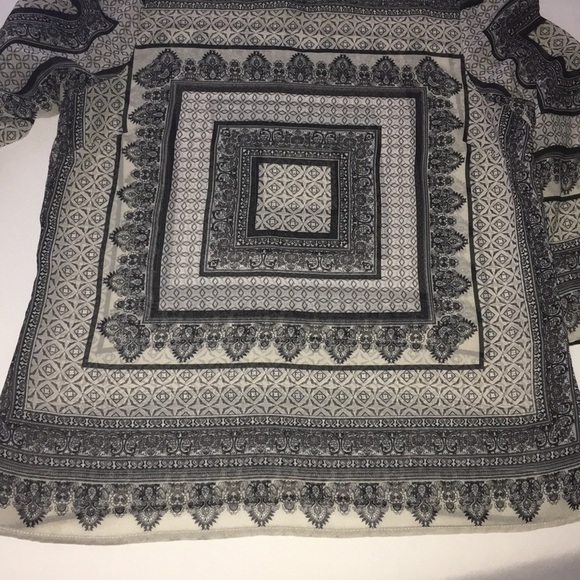 Sheer B&W Keyhole Blouse - Picture 4 of 6